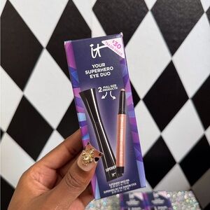 It cosmetics  SUPERHERO EYE DUO MAKEUP GIFT SET